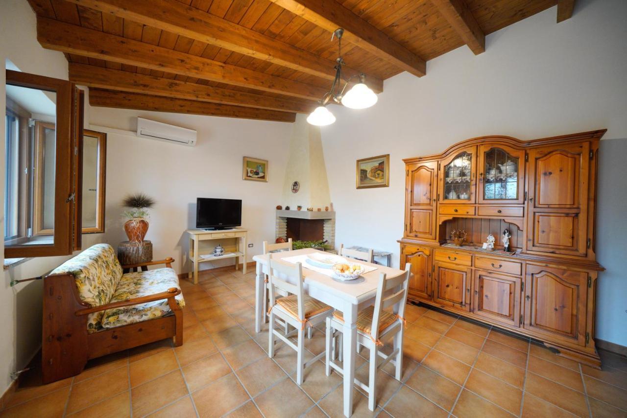 Apartament L'Oliveto Nuxis Zewnętrze zdjęcie
